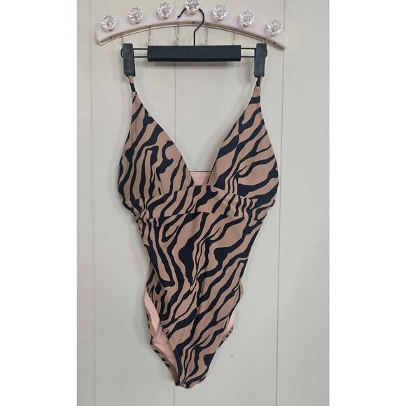J Crew V Neck Zebra Ladies French One One-piece Suit Size 10 - Picture 2 of 10
